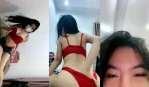 Qwellysa Barbar Ebot Pantat Semok